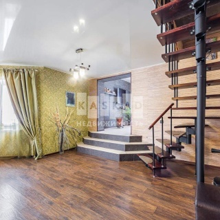 Объявление Дом, 250м2, 3 эт, 15 сот.