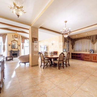 Объявление Дом, 350м2, 3 эт, 10 сот.