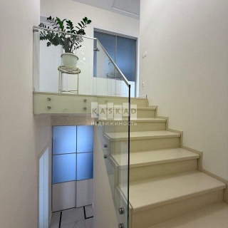 Объявление Дом, 200м2, 2 эт, 10 сот.