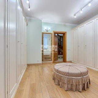 Объявление Дом, 650м2, 3 эт, 22 сот.