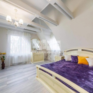 Объявление Дом, 200м2, 3 эт, 10 сот.