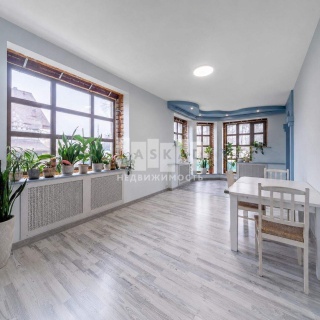 Объявление Дом, 350м2, 3 эт, 10 сот.