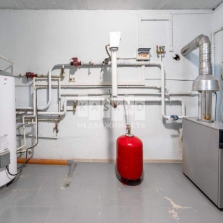 Объявление Дом, 350м2, 3 эт, 10 сот.