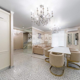 Объявление Дом, 140м2, 3 эт, 1 сот.