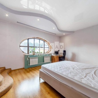 Объявление Дом, 350м2, 3 эт, 10 сот.