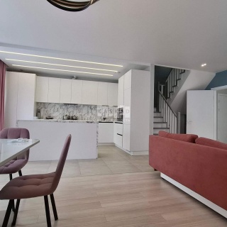 Объявление Дом, 182м2, 3 эт, 3 сот.