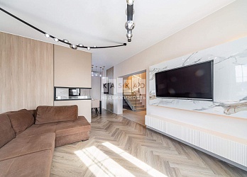 Объявление Дом, 180&nbsp;м&sup2;, 2 эт., 6 сот.