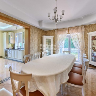 Объявление Дом, 650м2, 3 эт, 22 сот.