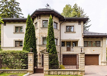 Объявление Дом, 850&nbsp;м&sup2;, 3 эт., 34 сот.