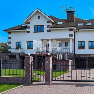 Объявление Дом, 650м2, 3 эт, 22 сот.