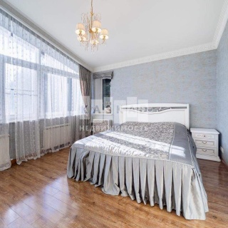 Объявление Дом, 350м2, 3 эт, 10 сот.