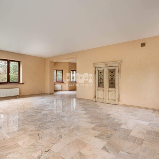 Объявление Дом, 500м2, 3 эт, 30 сот.