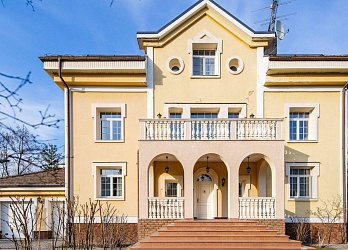 Объявление Дом, 470&nbsp;м&sup2;, 3 эт., 24 сот.