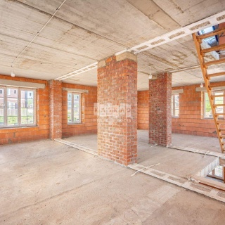 Объявление Дом, 240м2, 3 эт, 10 сот.