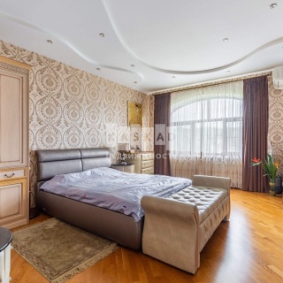 Объявление Дом, 500м2, 3 эт, 20 сот.