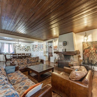 Объявление Дом, 380м2, 4 эт, 8 сот.