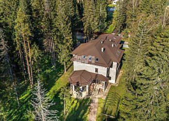 Объявление Дом, 850&nbsp;м&sup2;, 3 эт., 33 сот.