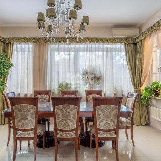 Объявление Дом, 600м2, 3 эт, 30 сот.