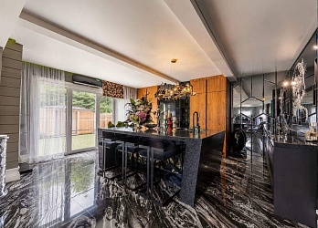 Объявление Дом, 400&nbsp;м&sup2;, 3 эт., 11 сот.