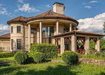 Объявление Дом, 700&nbsp;м&sup2;, 2 эт., 23 сот.