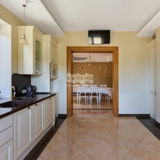 Объявление Дом, 650м2, 3 эт, 22 сот.