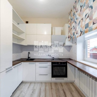 Объявление Дом, 160м2, 3 эт, 9 сот.