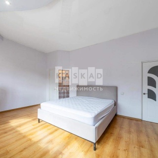 Объявление Дом, 350м2, 3 эт, 10 сот.