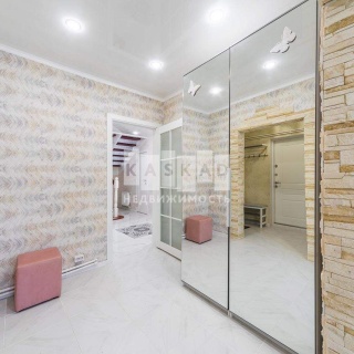 Объявление Дом, 200м2, 3 эт, 10 сот.