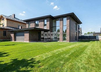 Объявление Дом, 300&nbsp;м&sup2;, 2 эт., 10.5 сот.