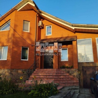 Объявление Дом, 250м2, 3 эт, 15 сот.