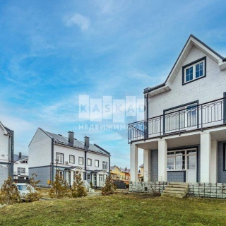 Объявление Дом, 220м2, 3 эт, 3 сот.