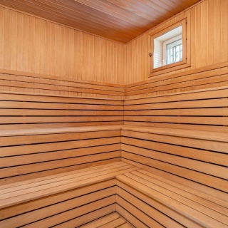 Объявление Дом, 650м2, 3 эт, 30 сот.