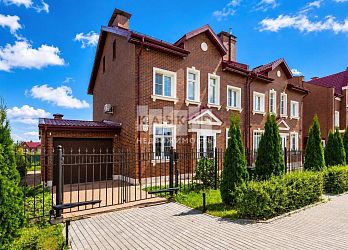 Объявление Дом, 230&nbsp;м&sup2;, 3 эт., 4 сот.