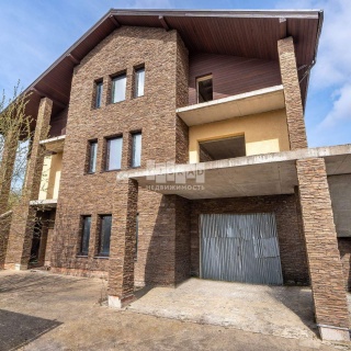 Объявление Дом, 500м2, 3 эт, 10 сот.