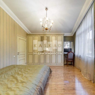 Объявление Дом, 350м2, 3 эт, 10 сот.