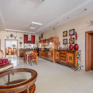 Объявление Дом, 600м2, 3 эт, 30 сот.