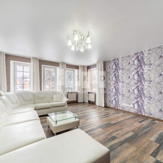 Объявление Дом, 280м2, 2 эт, 10 сот.