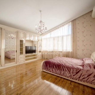 Объявление Дом, 350м2, 3 эт, 10 сот.