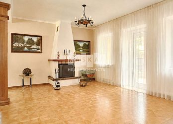 Объявление Дом, 275&nbsp;м&sup2;, 3 эт., 15 сот.